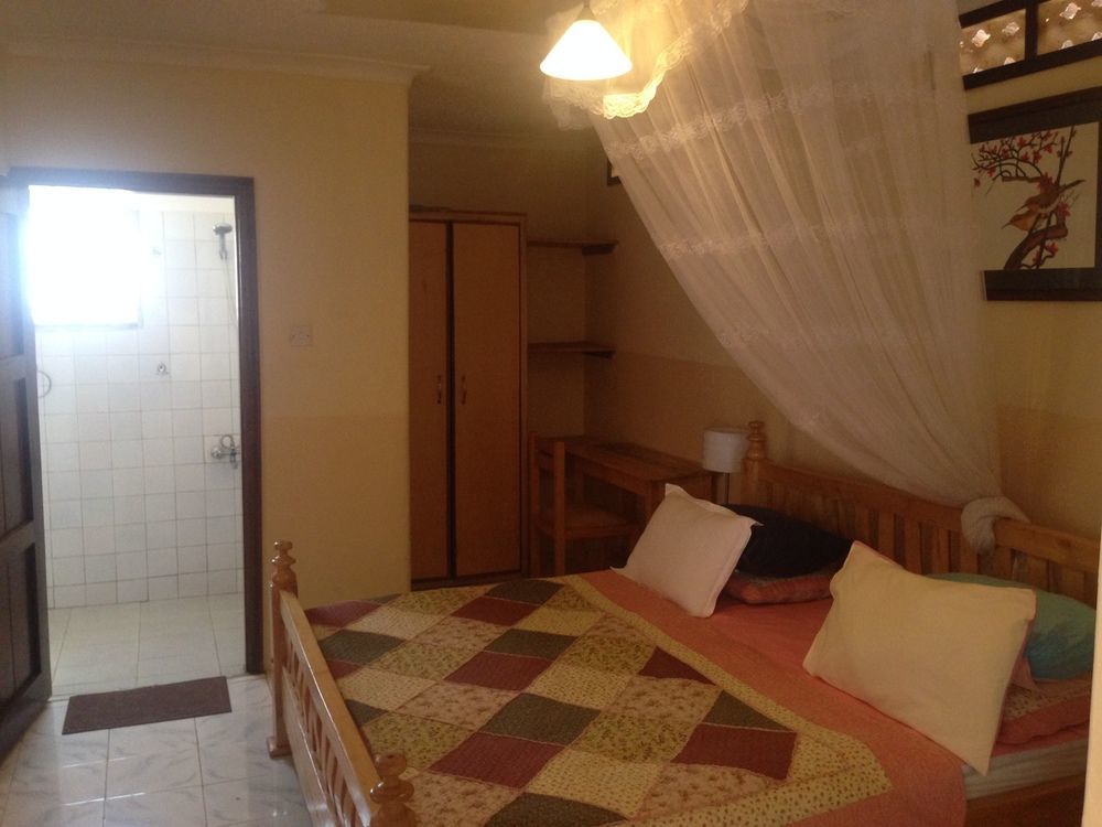 La Feve Beach Bed And Breakfast Hotel 엔테베 외부 사진